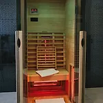 Aparthotel Black Eagle 4*