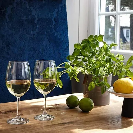 Black Eagle Apartahotel 4*