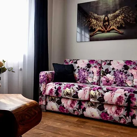 Black Eagle Apartahotel 4*