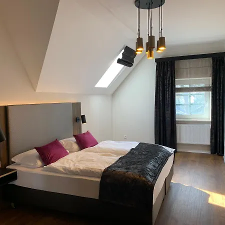 Apartahotel Black Eagle 4*