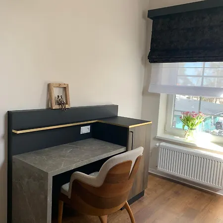 Black Eagle Aparthotel 4*