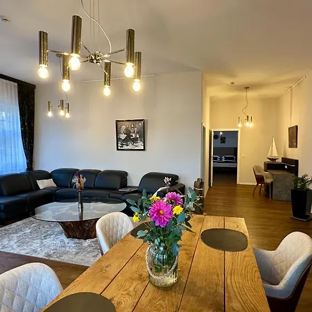 Black Eagle Aparthotel *