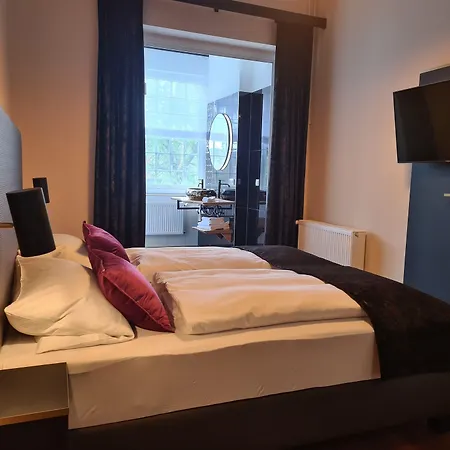 Apartahotel Black Eagle 4*